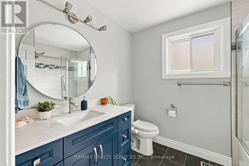 37 Maple Avenue W — photo 13 of 23