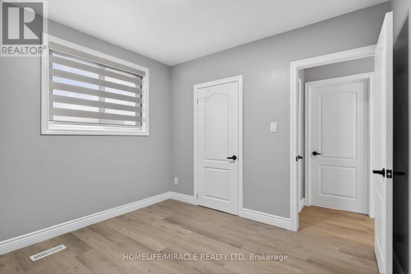 18 Rubydale Gardens — photo 30 of 40
