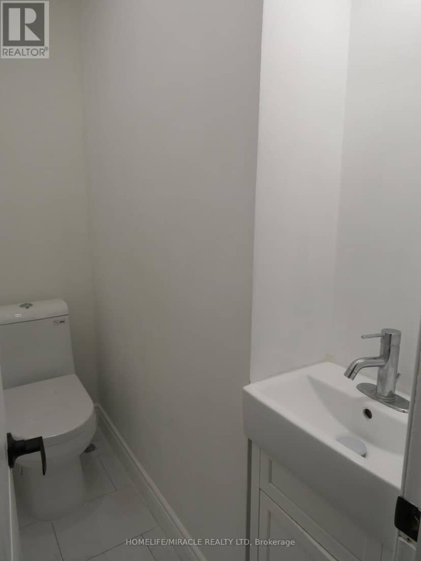 18 Rubydale Gardens — photo 38 of 40