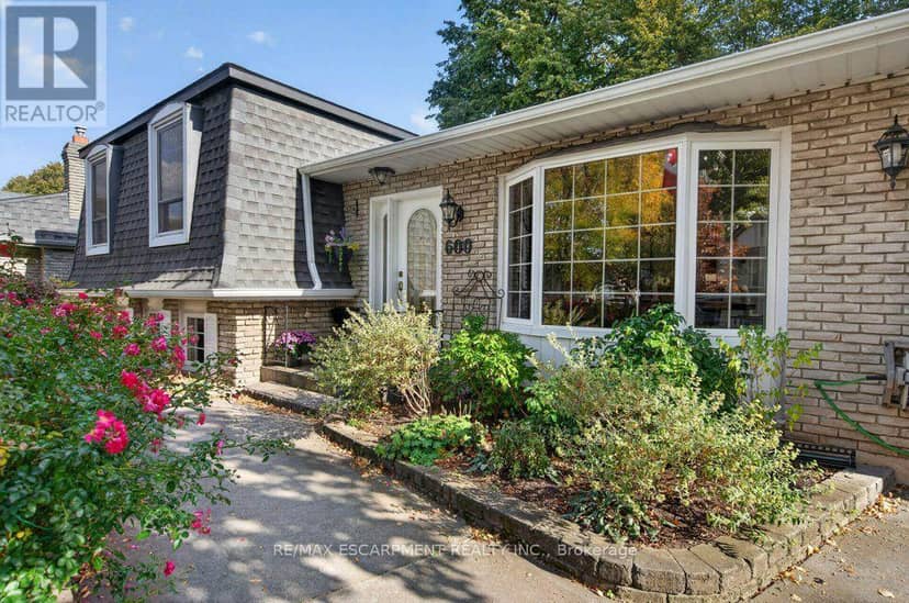 600 Holly Hill Crescent, Burlington, photo 4
