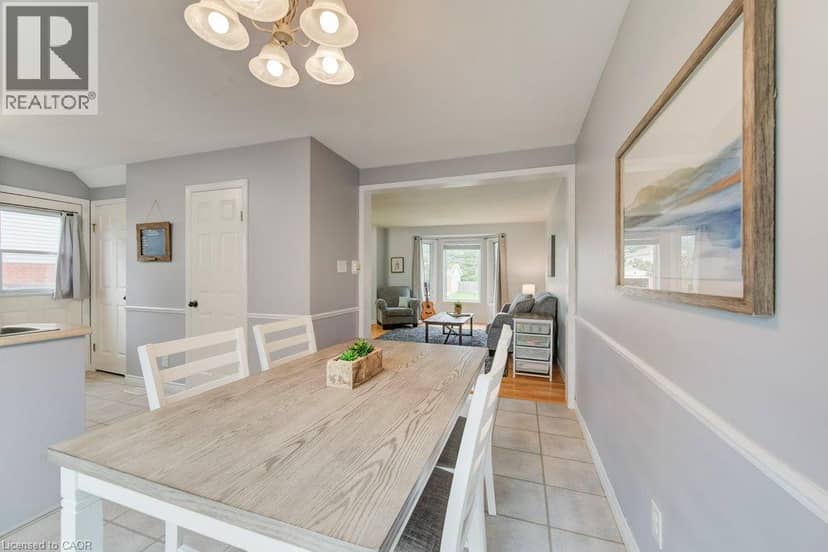 62 VILLAGE GREEN Way — photo 14 of 40