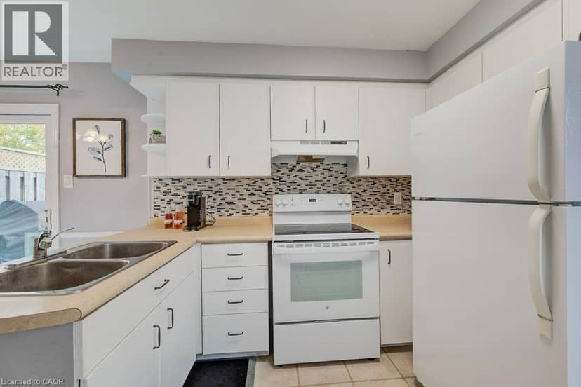 62 VILLAGE GREEN Way — photo 17 of 40
