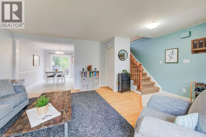 62 VILLAGE GREEN Way — photo 9 of 40