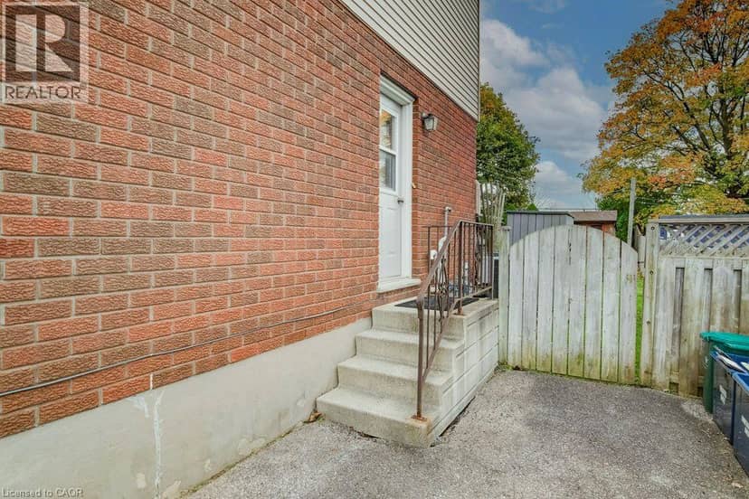 62 VILLAGE GREEN Way — photo 31 of 40