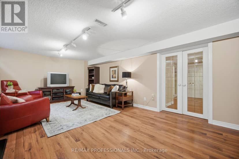 14 Strathdee Drive — photo 34 of 40