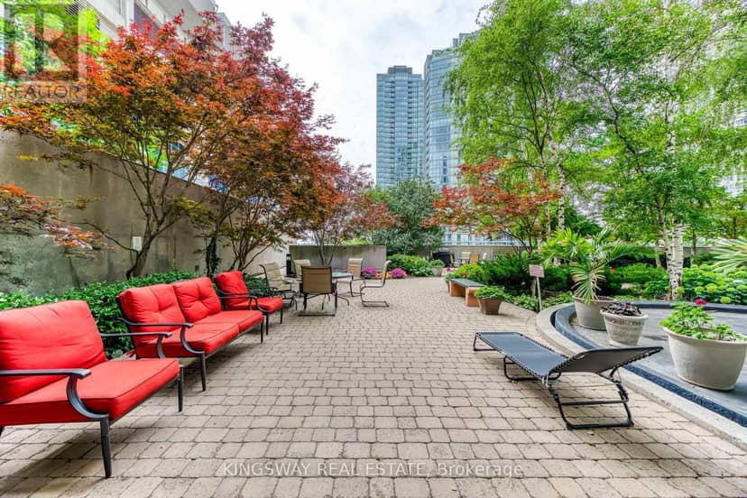 3511 - 81 Navy Wharf Court — photo 33 of 35