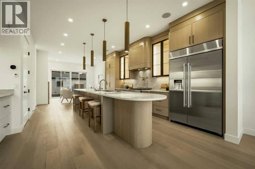 5014 22 Street SW — photo 9 of 40