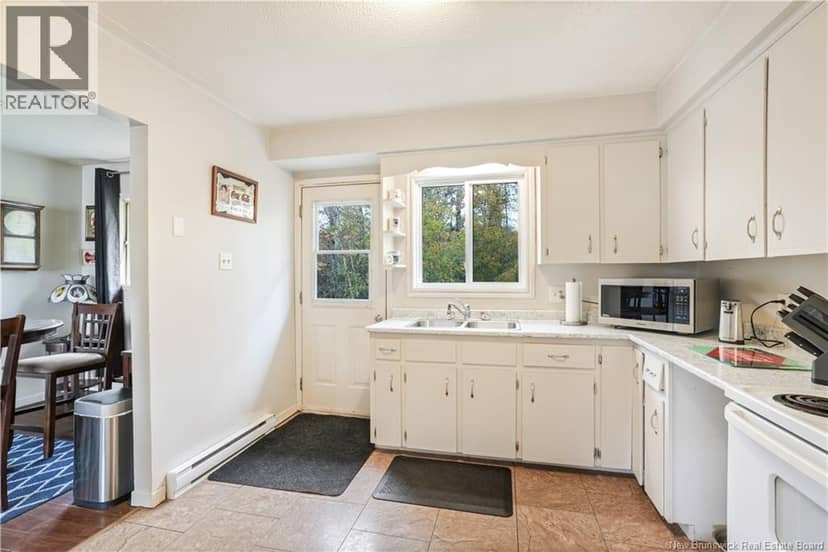 40 Emmerson Street — photo 8 of 12