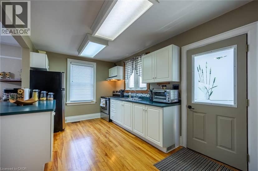 112 TALBOT Road — photo 30 of 40