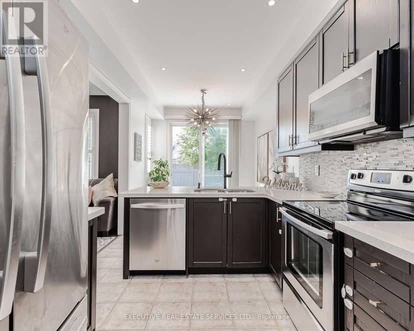 2 Nectarlane Avenue — photo 12 of 40