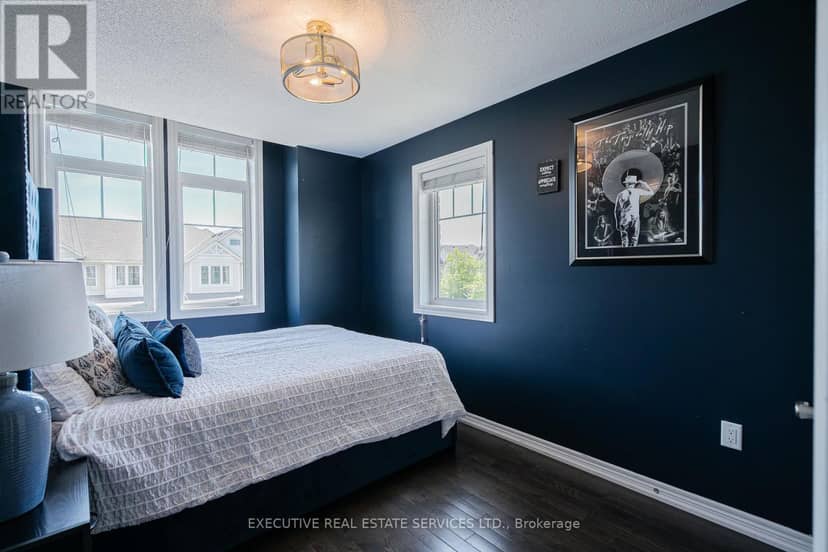 2 Nectarlane Avenue — photo 23 of 40