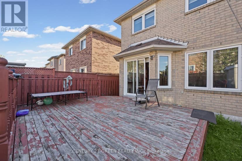 215 Kingknoll Drive — photo 27 of 40