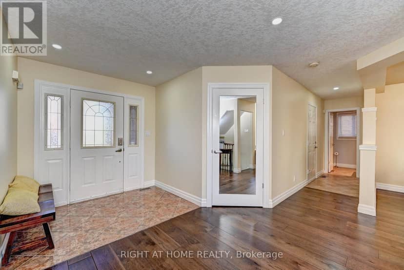 733 Chesapeake Drive, Waterloo, photo 4