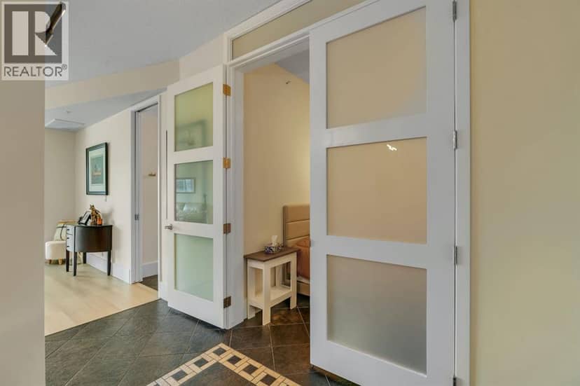 604, 205 Riverfront Avenue SW — photo 16 of 40