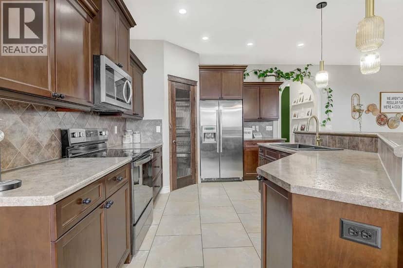 7321 88 Street — photo 18 of 40