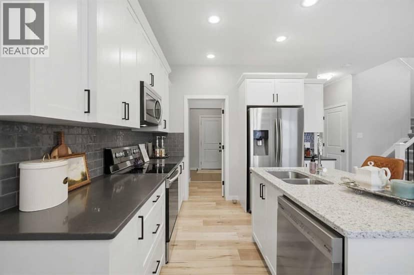 46 Amery Crescent — photo 11 of 38