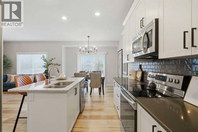 46 Amery Crescent — photo 12 of 38