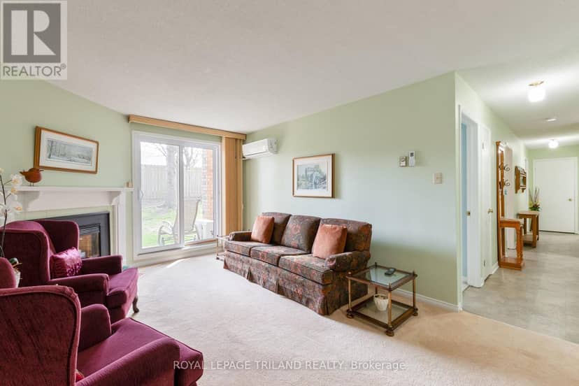 123 - 440 Wellington Street — photo 16 of 31