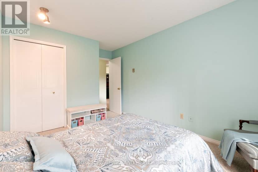 123 - 440 Wellington Street — photo 19 of 31