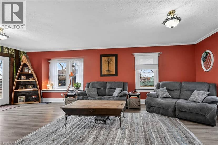 3745 KING Street — photo 10 of 36