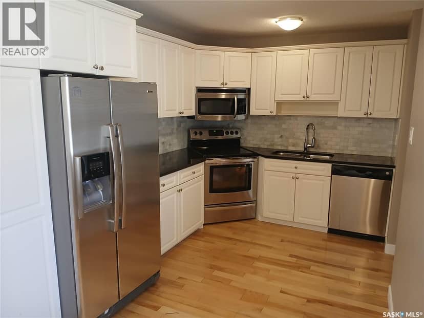 24 Cannington MEWS, Regina, photo 3