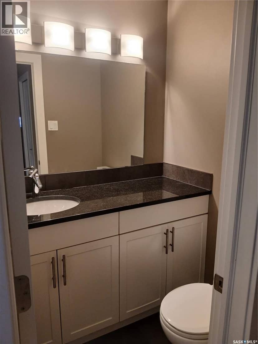 24 Cannington MEWS, Regina, photo 8