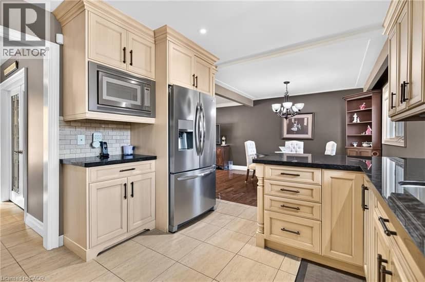 723 GREENHILL Avenue — photo 9 of 40
