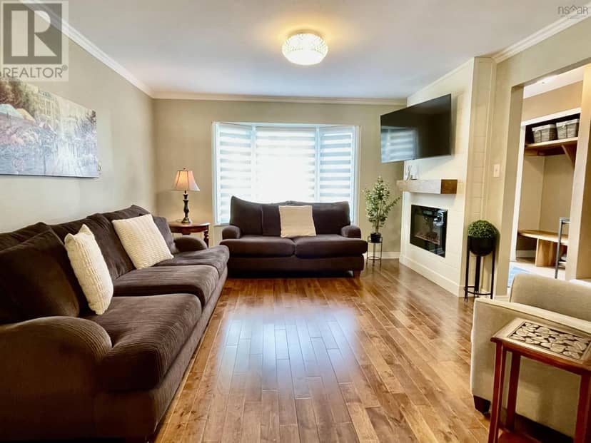 74 Attenborough Court — photo 4 of 32