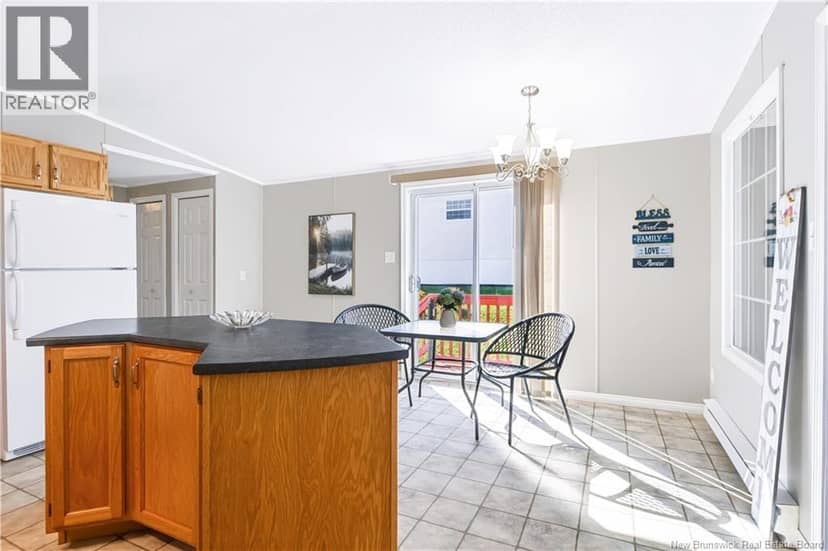 11 Senator Drive — photo 11 of 40
