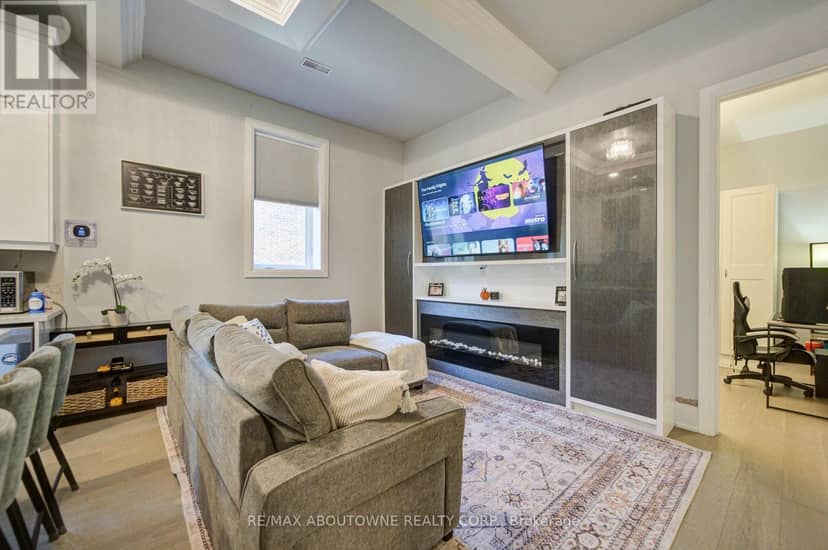 1525 Kenmuir Avenue — photo 10 of 40
