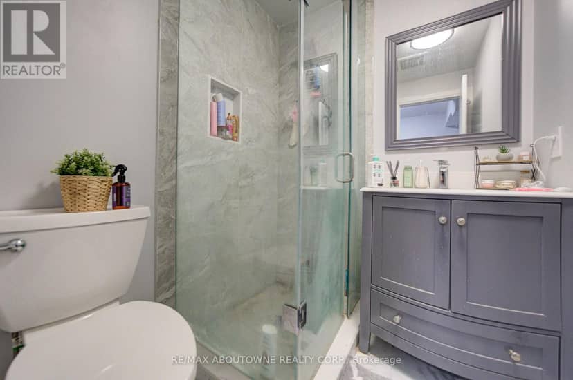 1525 Kenmuir Avenue — photo 32 of 40