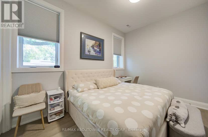 1525 Kenmuir Avenue — photo 19 of 40