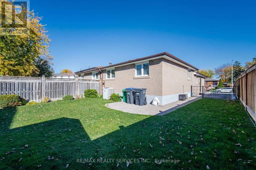 5 Drake Boulevard — photo 17 of 17
