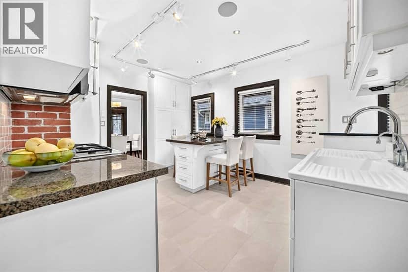 3035 4 Street SW — photo 16 of 40