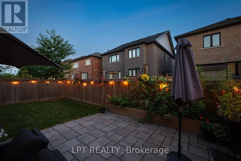 33 Mondial Crescent — photo 22 of 27