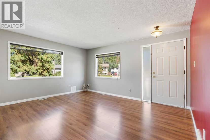 16 Blueberry Drive, Whitecourt, photo 5