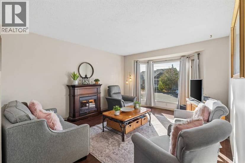 17 Shawglen Court SW, Calgary, photo 3