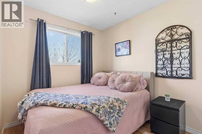 17 Shawglen Court SW — photo 14 of 32