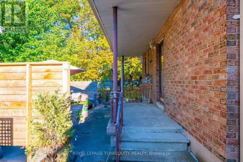1052 Glengrove Avenue — photo 15 of 34