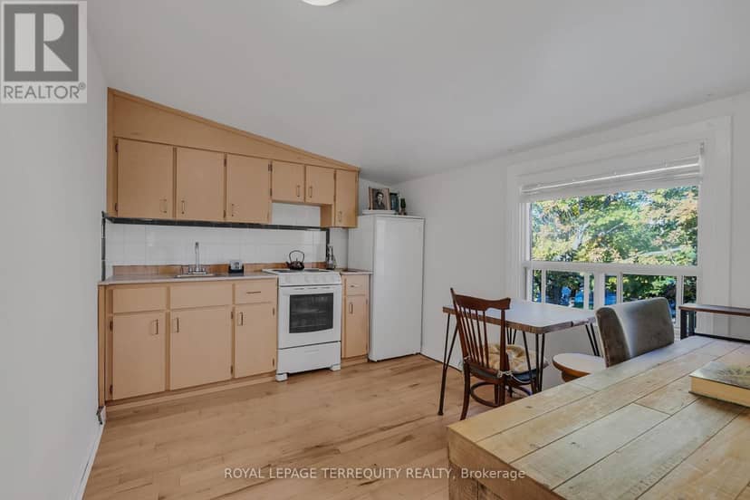 1052 Glengrove Avenue, Toronto, photo 6