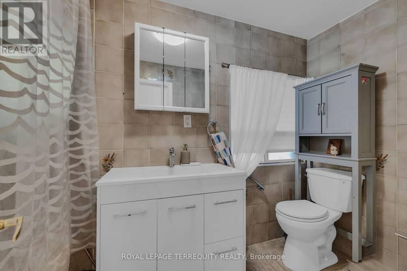 1052 Glengrove Avenue, Toronto, photo 2