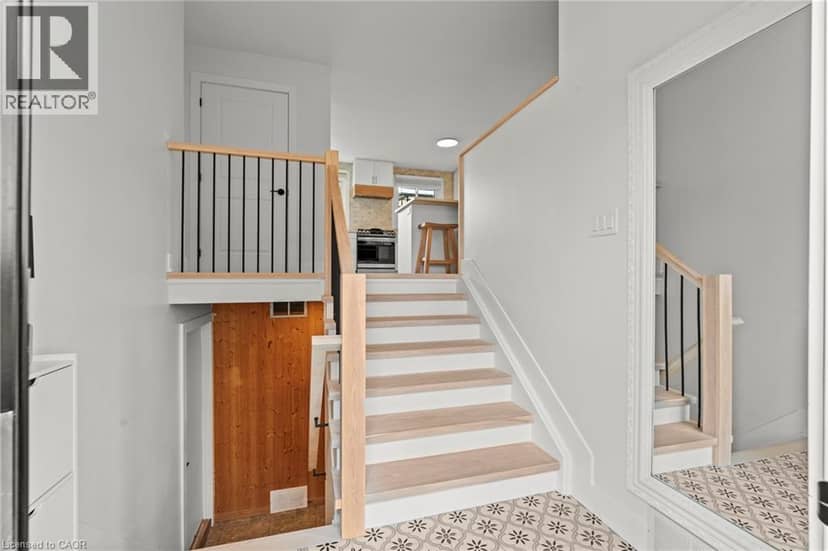 5090 BLACKHEATH Road, Hamilton, photo 4