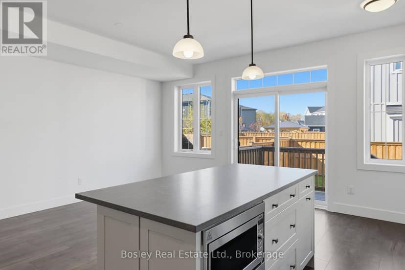 134 White Oak Crescent — photo 14 of 40