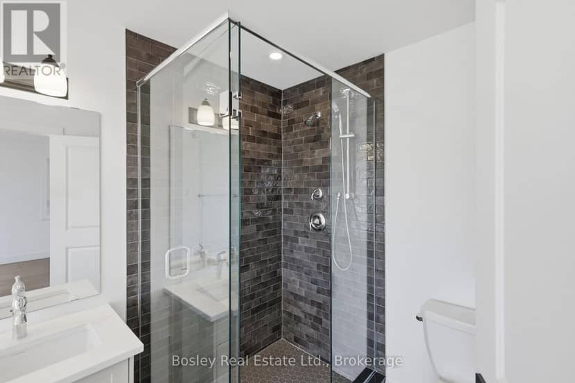 134 White Oak Crescent — photo 20 of 40