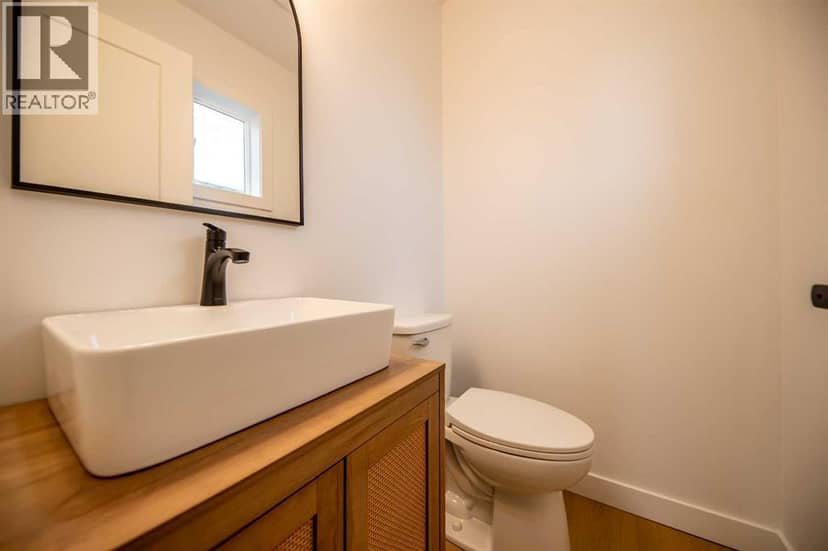 10909 92A Street — photo 10 of 26