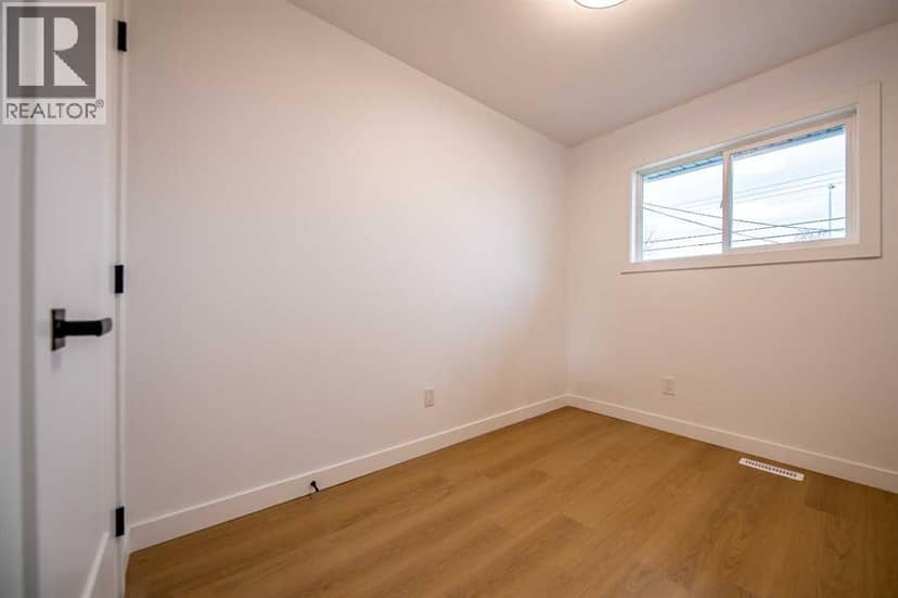 10909 92A Street — photo 13 of 26