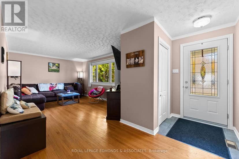 10 Sunset Crescent — photo 12 of 40