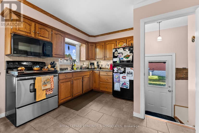 10 Sunset Crescent — photo 16 of 40