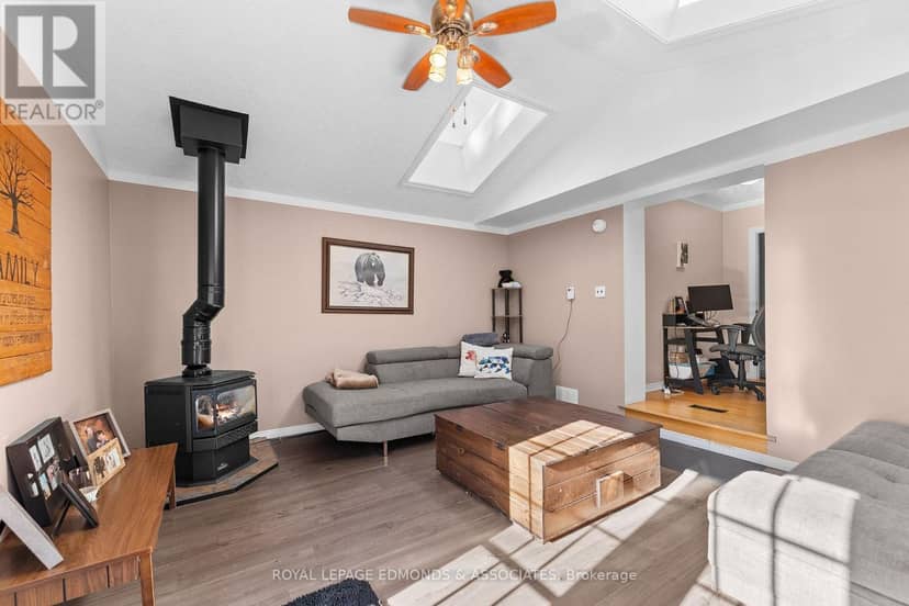 10 Sunset Crescent — photo 22 of 40