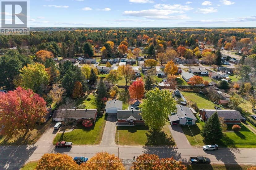 10 Sunset Crescent, Petawawa, photo 8